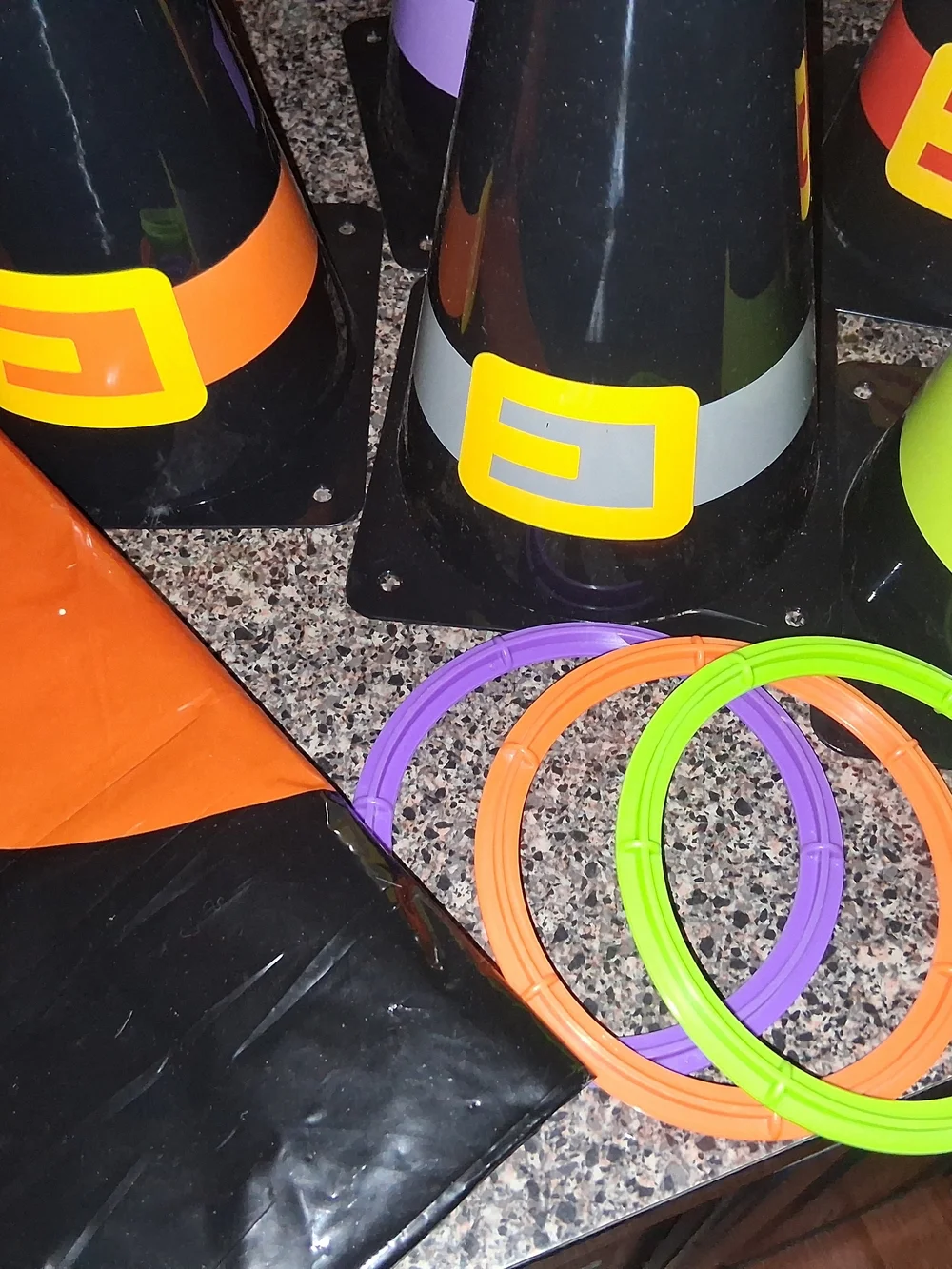 Halloween Ring Toss Party Game - Black & Orange